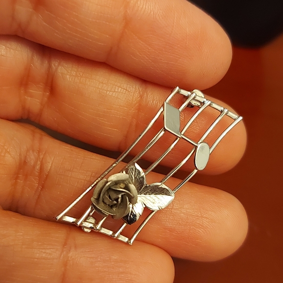Bond Boyd sterling musical note brooch - Picture 3 of 7